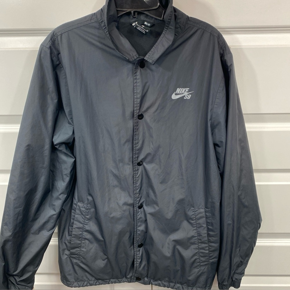 Nike SB Skateboarding Jacket Black Mens Small Shield Coaches Windbreaker Button